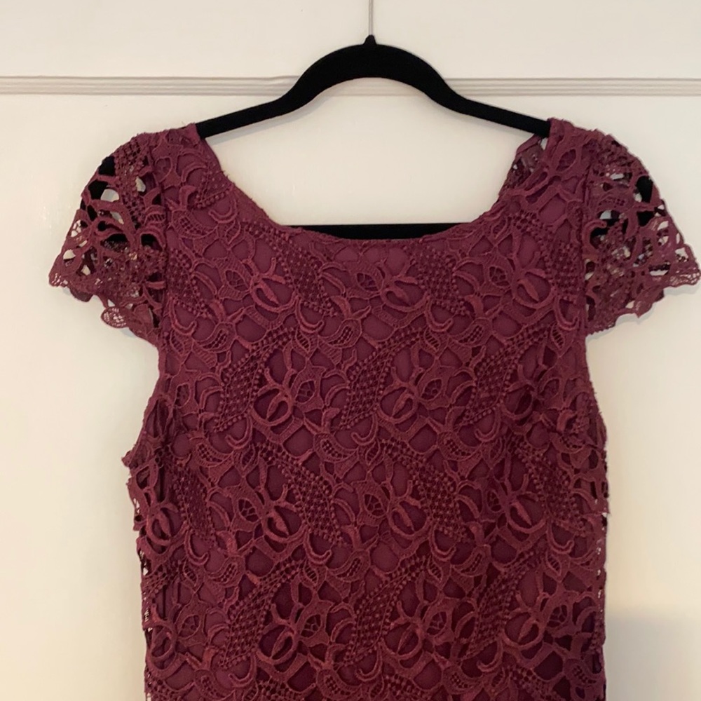 Alice + Olivia Cap Sleeve Open Back Lace Dress